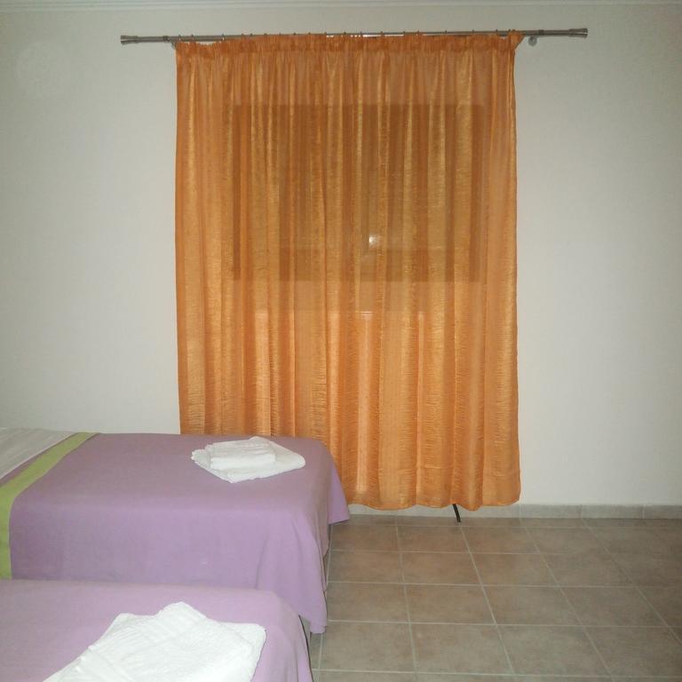 Daniela Apartments Nea Roda Esterno foto