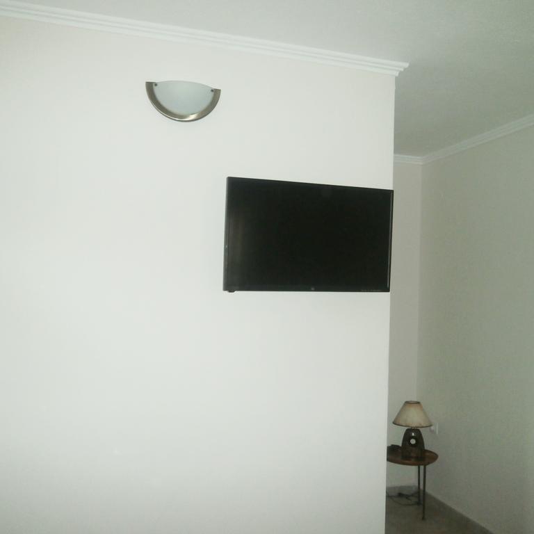 Daniela Apartments Nea Roda Esterno foto
